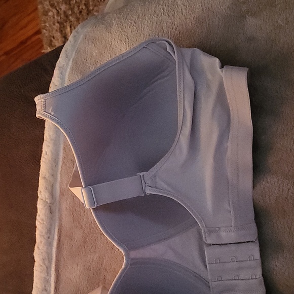 Hanes Bra - Picture 6 of 10